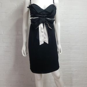 RED Valentino Black & White Bow Sheath Dress 8/10